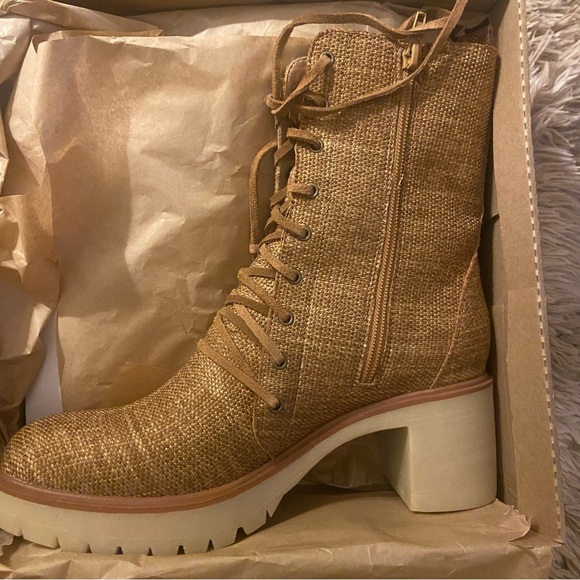 Mimi Combat Boot Jamie size 8 1/2 New In Box . Straw Tweed outer. SPRING - Picture 4 of 7